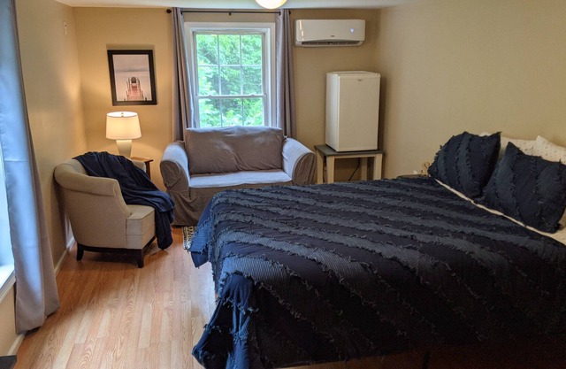 Lune Lane Spacious Suite