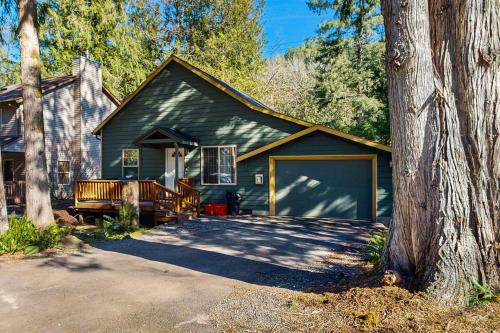 Lupine Chalet