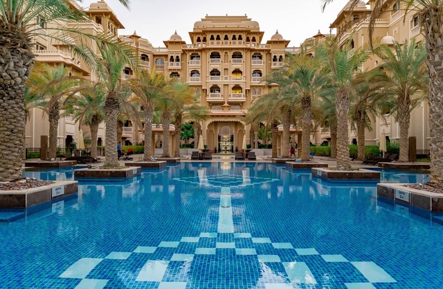 Luton Vacation Homes Grandeur Residence