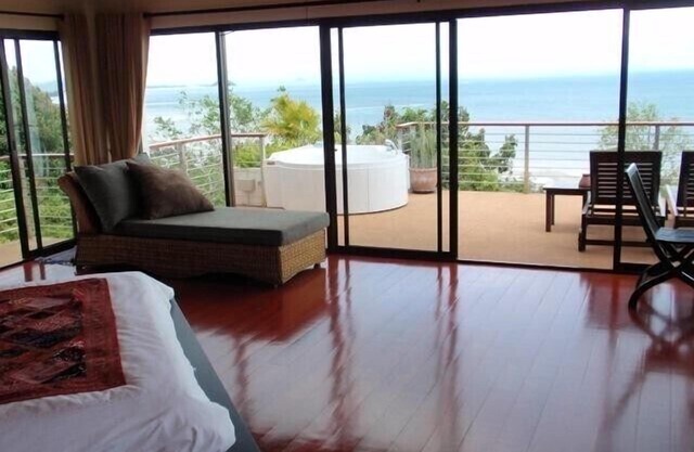 Lux. 1- 4 Bed Villa with Pool Sunset Views- Award winning rental