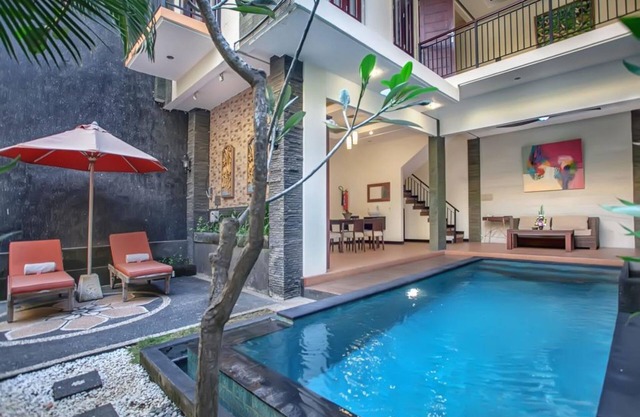 LUX 5 Bedroom Villa with Jacuzzi & Karaoke Seminyak Area, Close to Amenities