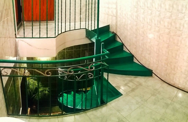 lux apartment. center home