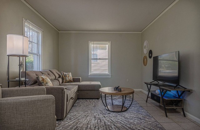 Lux Condo in Midtown