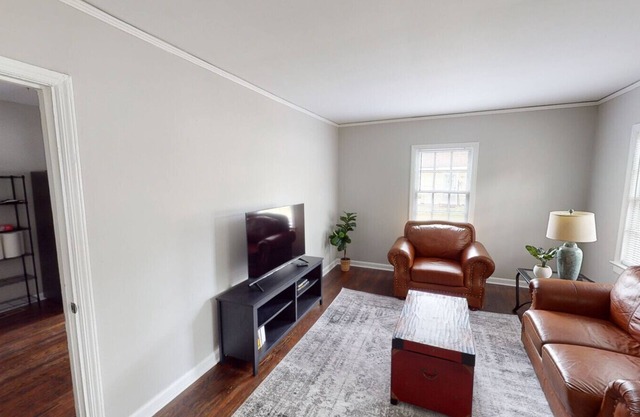 Lux Condo on Stark Unit D1