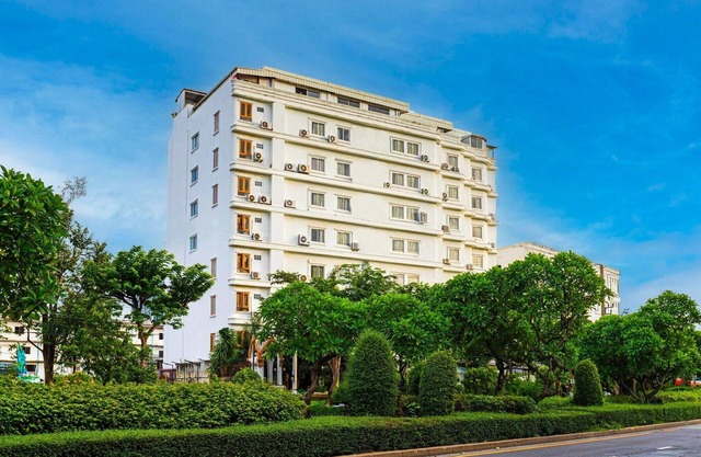 Lux Deluxe Escape | Elegant Vibes at Howard Stay