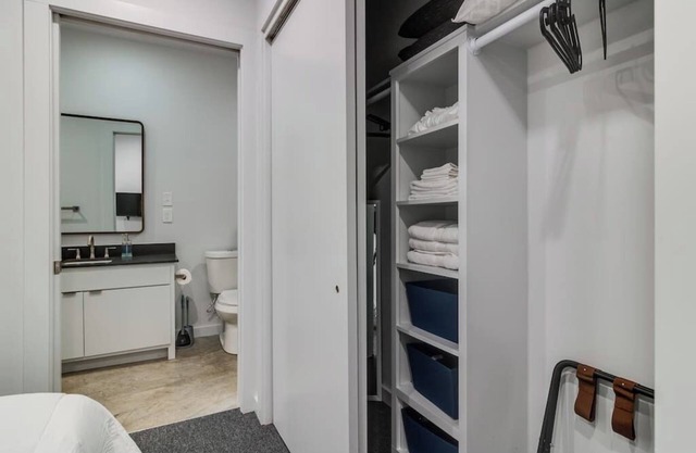 Lux Downtown Flat with Gameroom & Fire Pit