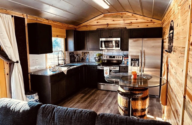Lux Farm Stay in Cleveland, 30 Minutes to Chattanooga!