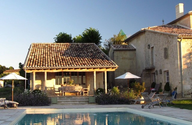 Luxury Chateau near St Emilion, Bordeaux region with Pool and Staff