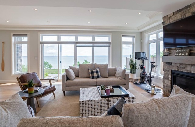 Lux Lake House on Private Beach + Peloton