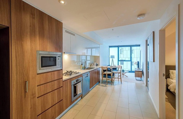 Lux Living in Heart of Brisbane