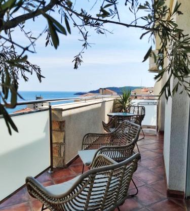 Lux M & A Apartments