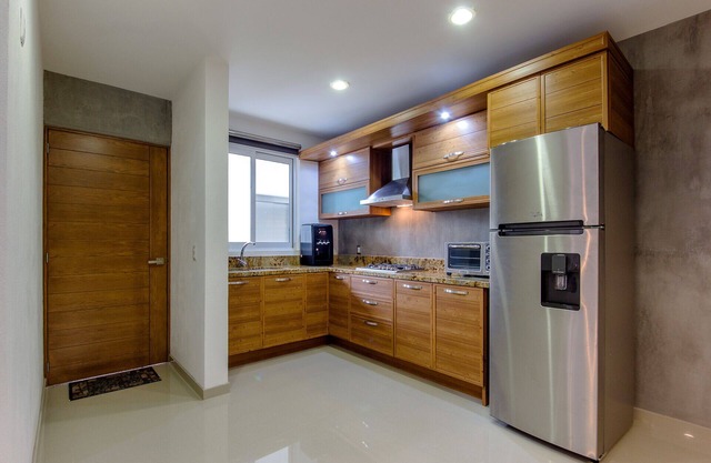 LUX MODERN NEW LOFT-WALK TO TRENDY GOURMET REST.!