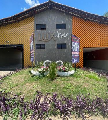lux motel