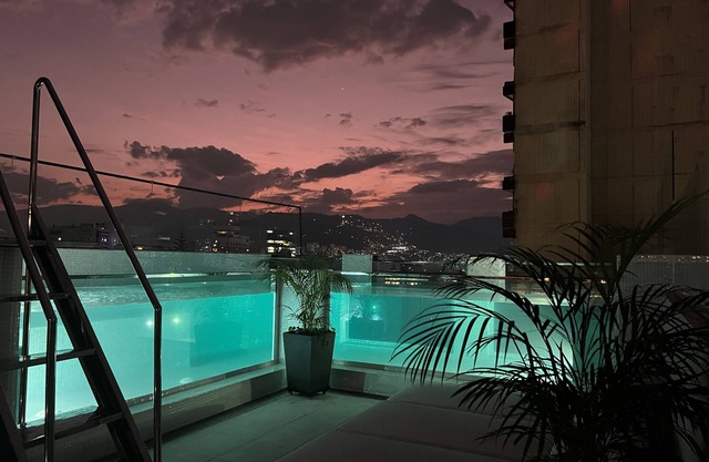 Lux Penthouse Rooftoppool parquelleras