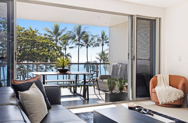 Lux Stay Oceanfront on the Strand