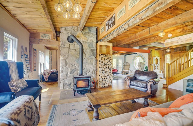 Luxe 14-Acre Vermont Countryside Lodge!