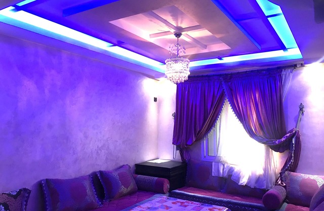 Luxe 2-BR Apartment 9 Min from Beach FREE WIFI & FREE PARKING