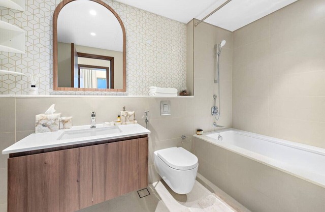 Luxe 2BR w/Pool, Water & Skyline Views | Dubai Creek Harbour