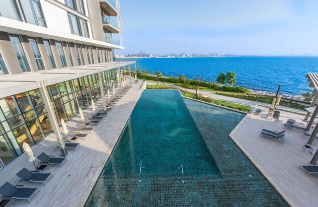 Luxe 3+1 BR Oceanfront Apt ♥ of Bluewaters Island
