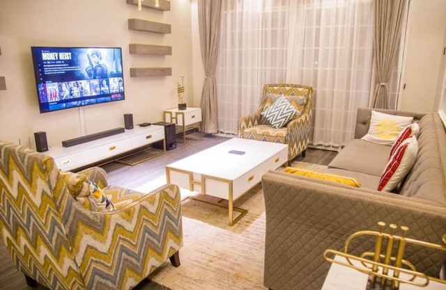 LUXE-3BEDROOM CONDO WITH LAKE AND GOLF COURSE VIEWS