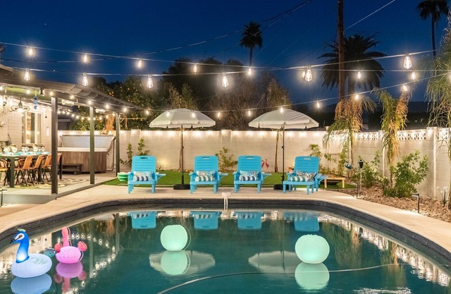 Luxe 4 BR Private Pool, Hot tub, Games, 5 min Old Town, 15 min Barrett Jackson!
