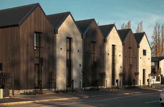 Luxe and Location, Luxe and Location on Kilmore