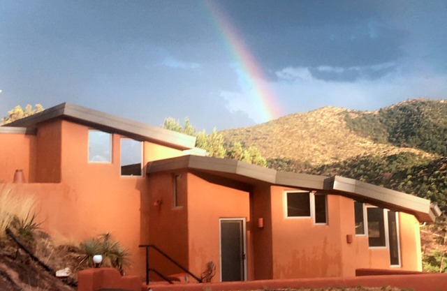 Luxe Bisbee "Eco-Casita" Retreat in the Mountains with SRT*