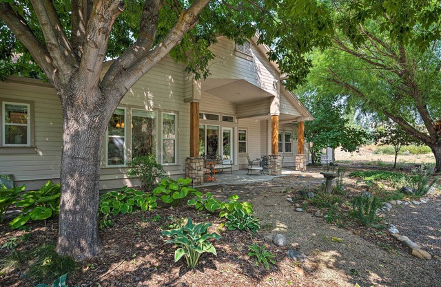 Luxe Boise Home w/Patio: Golf, Hike, Explore