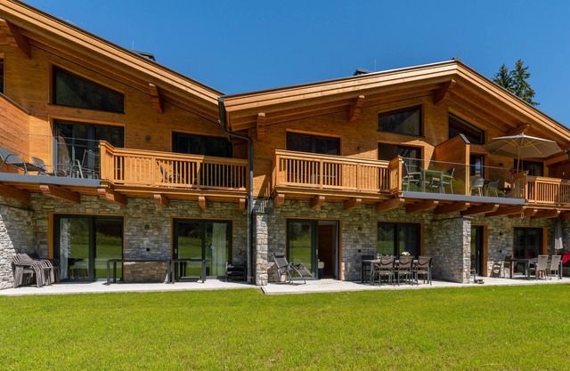 Luxe chalet with a private sauna, near Flachau