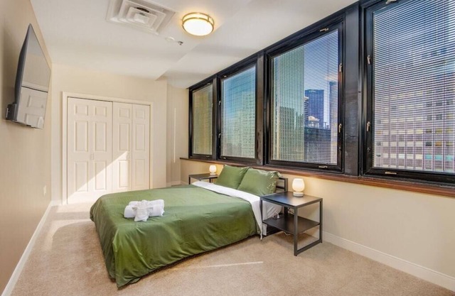 Luxe City Views | Premium Location 8th Floor | 24/7 Gym Terrace Roku
