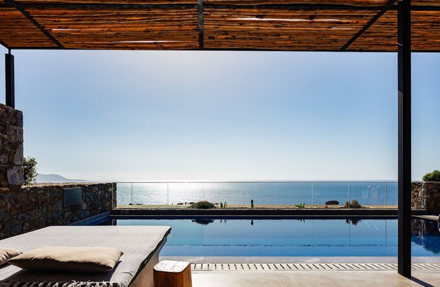 Luxe Coastal Escape with Sea Views - Private Pool, Close to Agios Pavlos Beach!