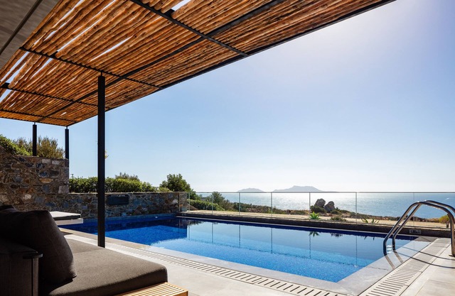 Luxe Coastal Escape with Sea Views - Private Heated Pool, Close to Agios Pavlos Beach!
