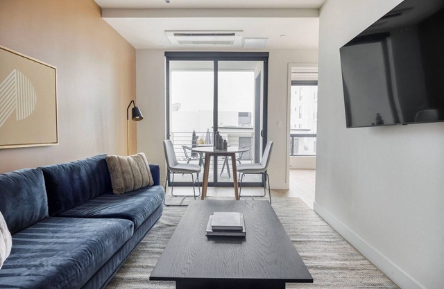 Luxe Culver City 1BR w/Pool, Gym & Sundeck, nr 405, by Blueground
