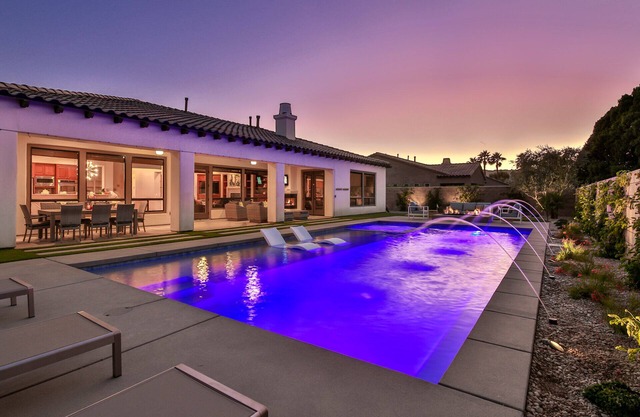 Luxe Desert Hideaway - Oversized Pool, Misters & Privacy
