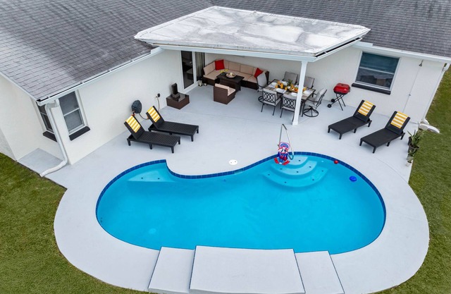 Luxe Getaway w/Pool, Games & Fun Vibes