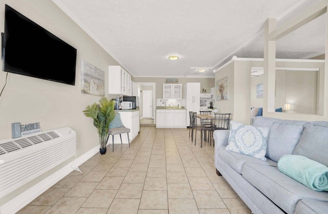 Luxe Guest Suite Near The Emerald Coast of PCB