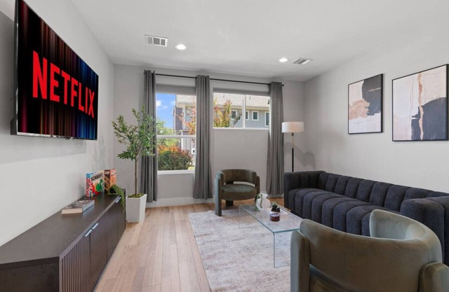 Luxe Home! Sleeps 12+! Great for ACl, F1, + More!