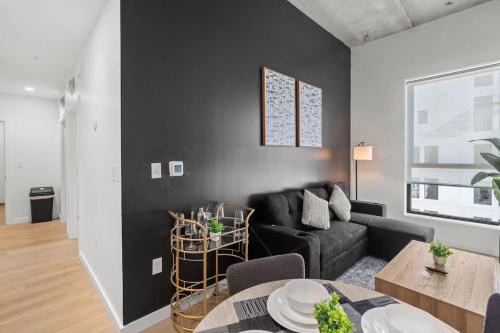 Luxe King 2BR Suite in South Charlotte