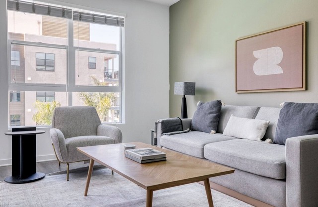 Luxe Mission Valley 1BR w/Gym, W/D & Pool, nr restaurants, by Blueground