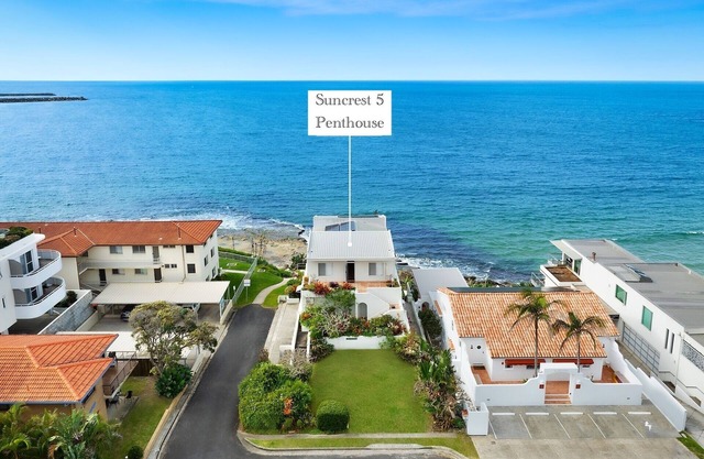 Luxe Oceanfront Penthouse! Deluxe couples Paradise at Yamba's best address.