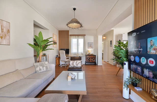 Luxe Penthouse, Seaview, jacuzzi, big patio, fiber