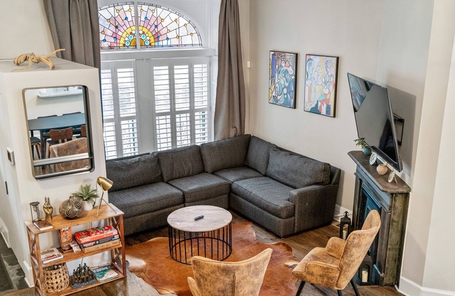 Luxe SFH in Historic Old Town