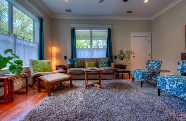 Luxe Spa Gem of East Austin! Walk Downtown, Rainey St & E. 6th St.