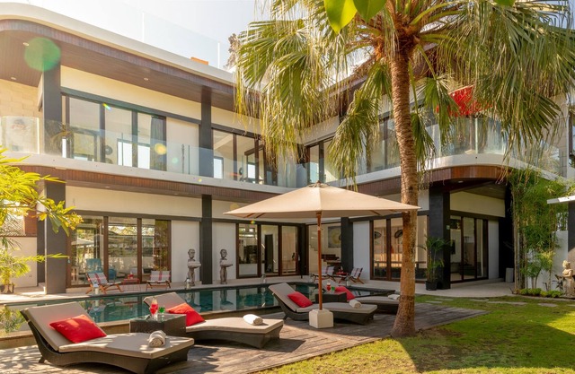 LuxeNomads Tanah Lot Oceanview Escape
