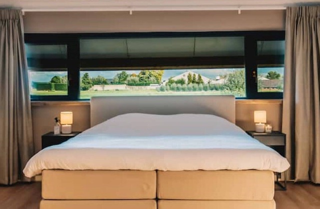 Luxery wellness with jacuzzi and sauna