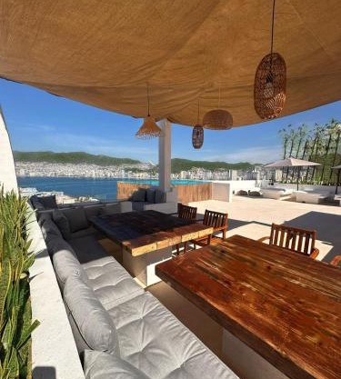 LUXO Casa en Acapulco Zona Brisas Guitarrón con vistas espectaculares y 2 albercas
