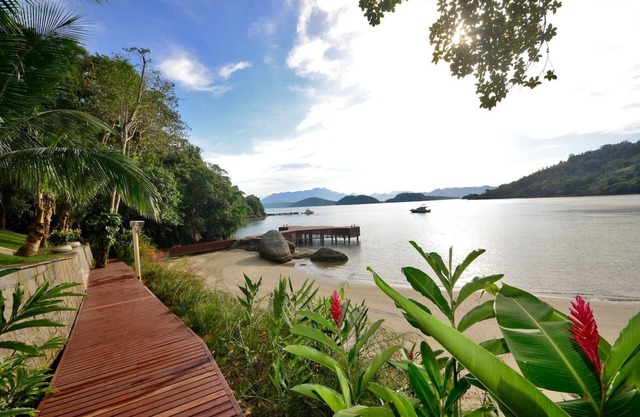 LuxoBrasil #AR18 Gala Mansion 06 Suites Angra Vacation Rental