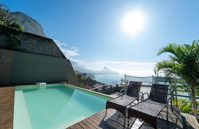 LUXOBRASIL #RJ739 Joá Mansion 06 Suites Vacation Rental