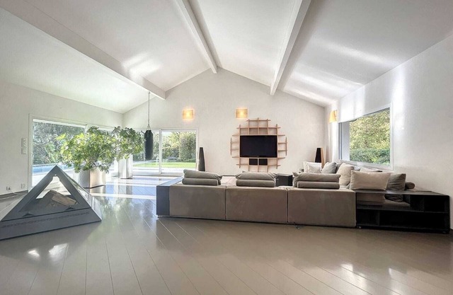 Luxueuse Villa Avec Piscine en Bord de lac