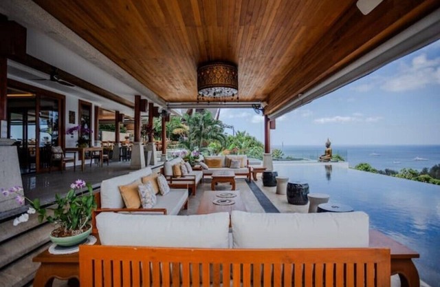 Luxuriöse Villa in Surin mit Pool